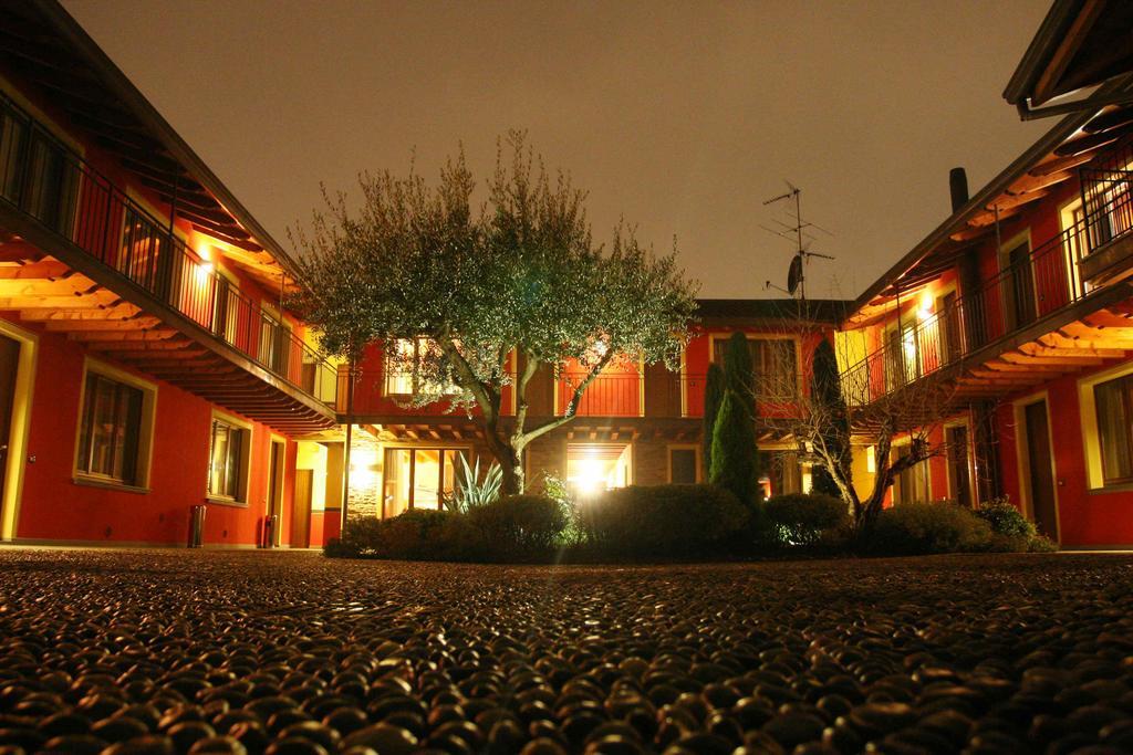 Corte Nuova Aparthotel Bergamo Buitenkant foto